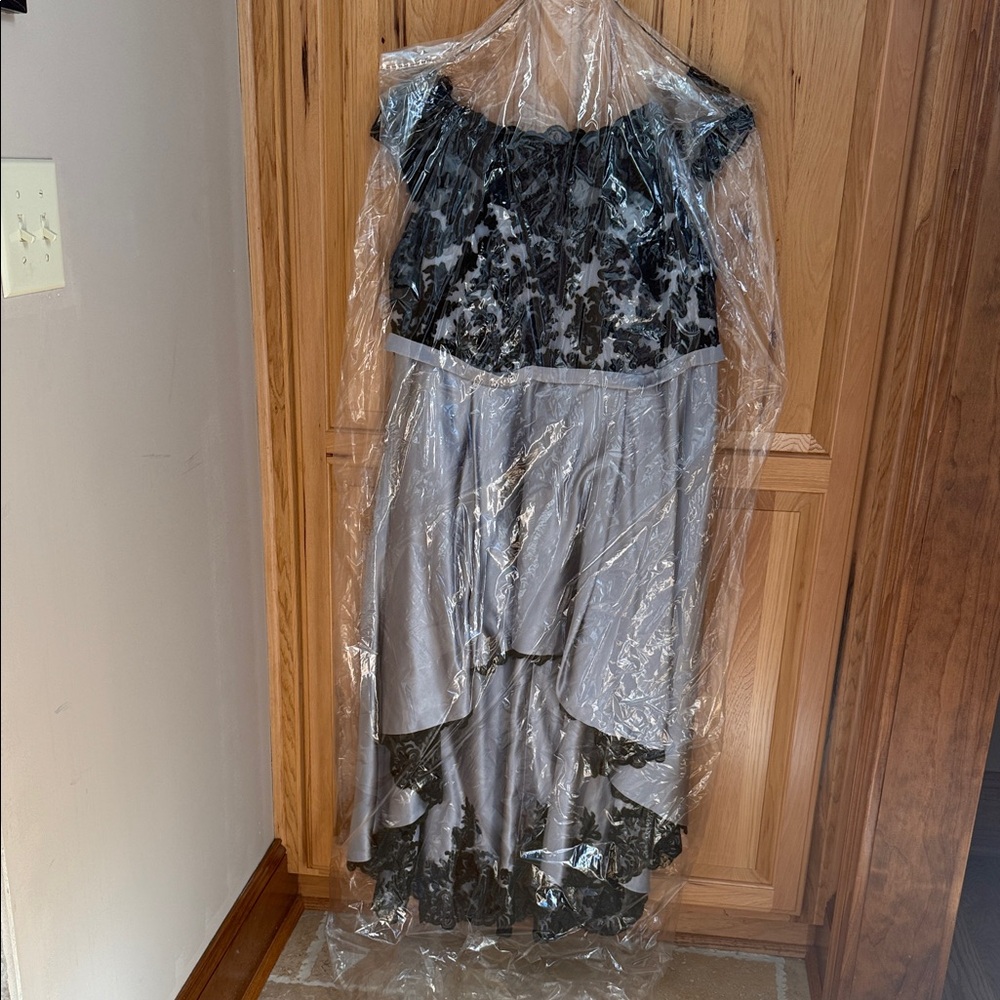 JJs House Black and Gray Floral Dress